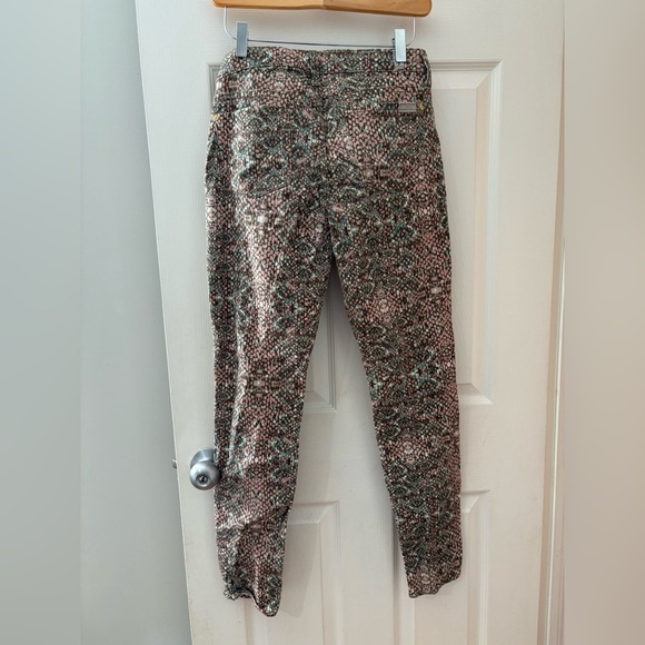 7 For all Mankind the skinny jeans in mosaic snake print size 28 pastel - Picture 3 of 16